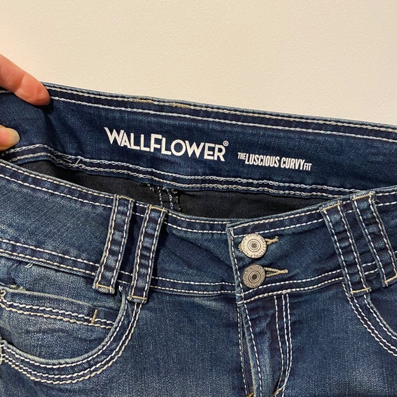 Wallflower The Luscious Curvy Fit Jeans - Picture 4 of 5